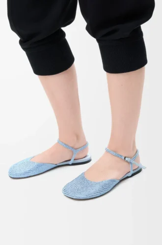 Ballerine con cinturino alla caviglia in camoscio impreziosito da strass, colore azzurro