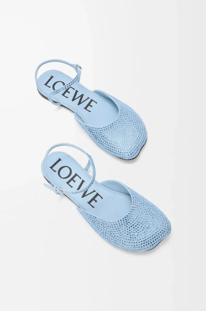 Ballerine con cinturino alla caviglia in camoscio impreziosito da strass, colore azzurro Ballerine con cinturino alla caviglia in camoscio impreziosito da strass, colore azzurro