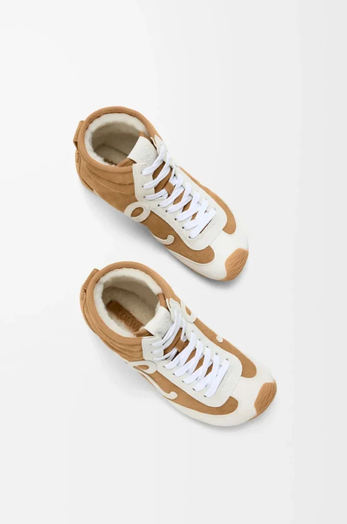 Ballet Runner 2.0 alta in pelle scamosciata e shearling Marrone chiaro/Bianco