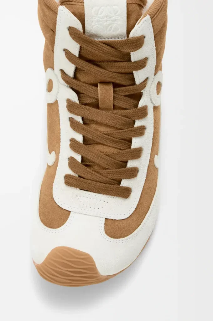 Ballet Runner 2.0 alta in pelle scamosciata e shearling Marrone chiaro/Bianco