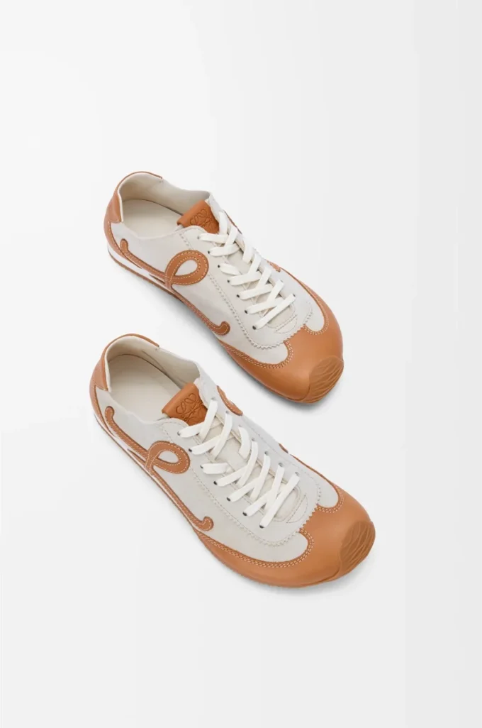 Ballet Runner 2.0 sfoderate in pelle di cervo e pelle di vitello conciata al vegetale Soft White/Tan