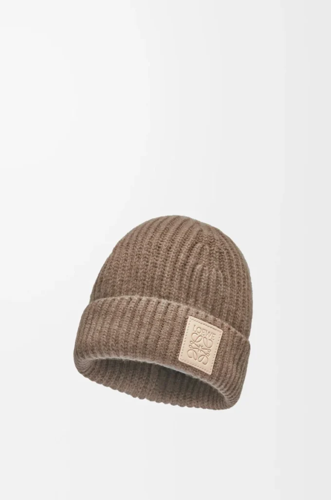 Berretto in cashmere beige Berretto in cashmere beige