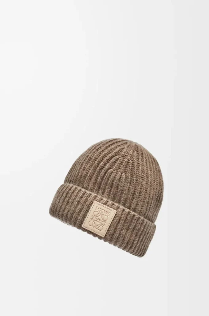 Berretto in cashmere beige Berretto in cashmere beige