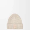 Berretto in cashmere beige chiaro Berretto in cashmere beige chiaro