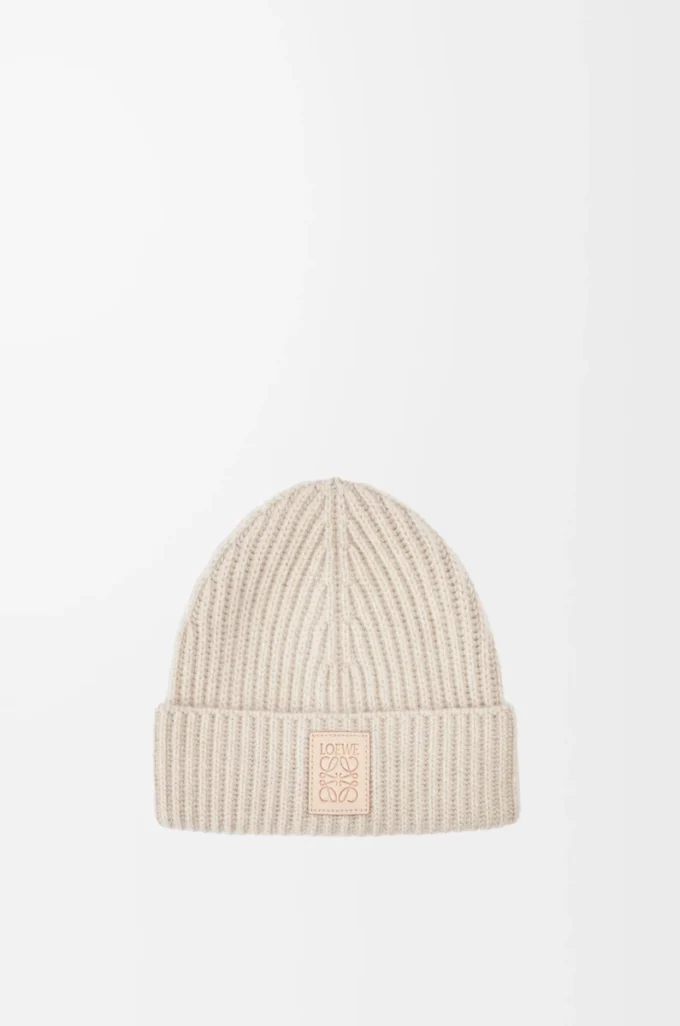 Berretto in cashmere beige chiaro Berretto in cashmere beige chiaro