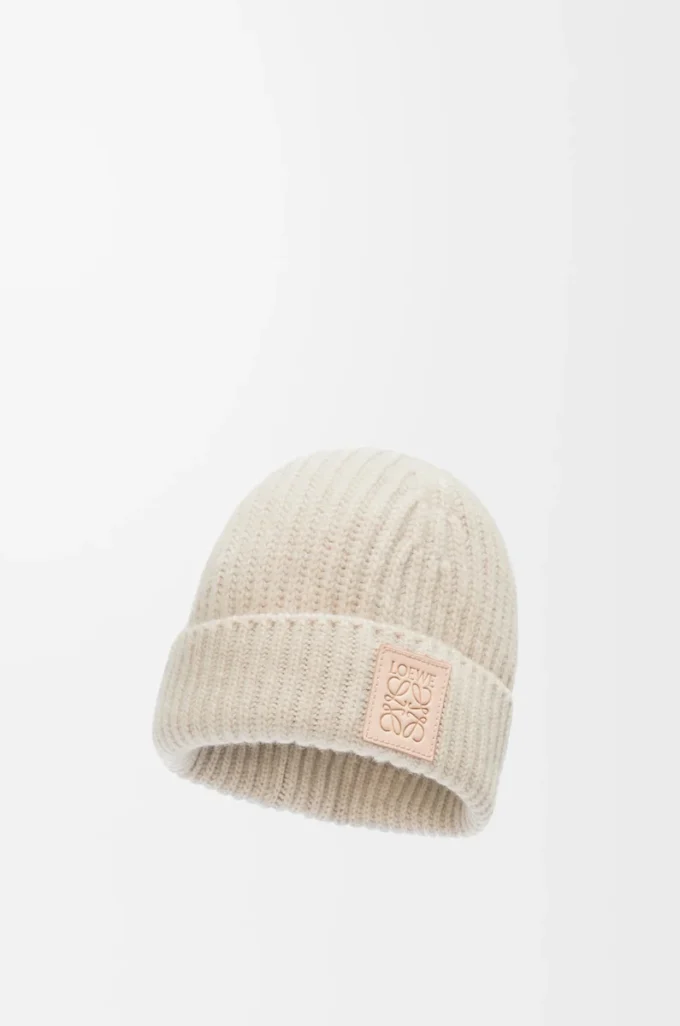 Berretto in cashmere beige chiaro Berretto in cashmere beige chiaro