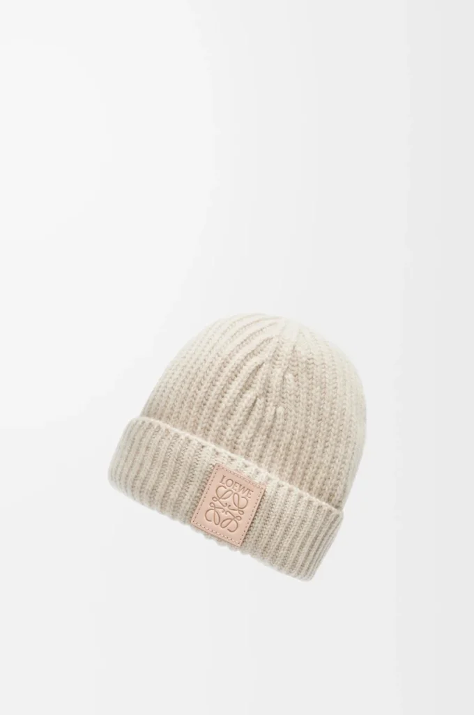 Berretto in cashmere beige chiaro Berretto in cashmere beige chiaro
