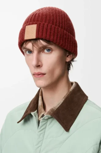 Berretto in cashmere color mogano