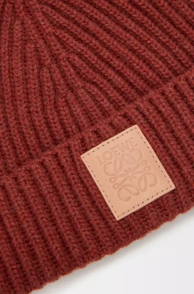Berretto in cashmere color mogano