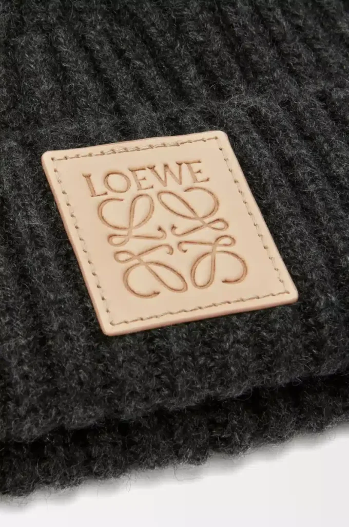 Berretto in cashmere nero Berretto in cashmere nero