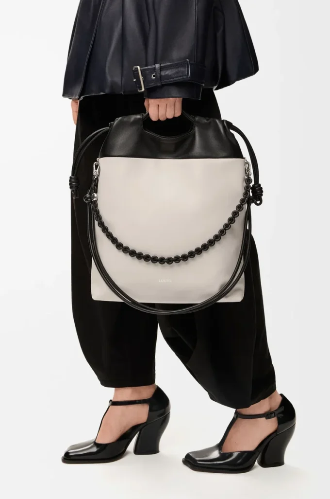 Borsa a mano Flamenco in morbida pelle di agnello nappa Light Ghost/Black Borsa a mano Flamenco in morbida pelle di agnello nappa Light Ghost/Black
