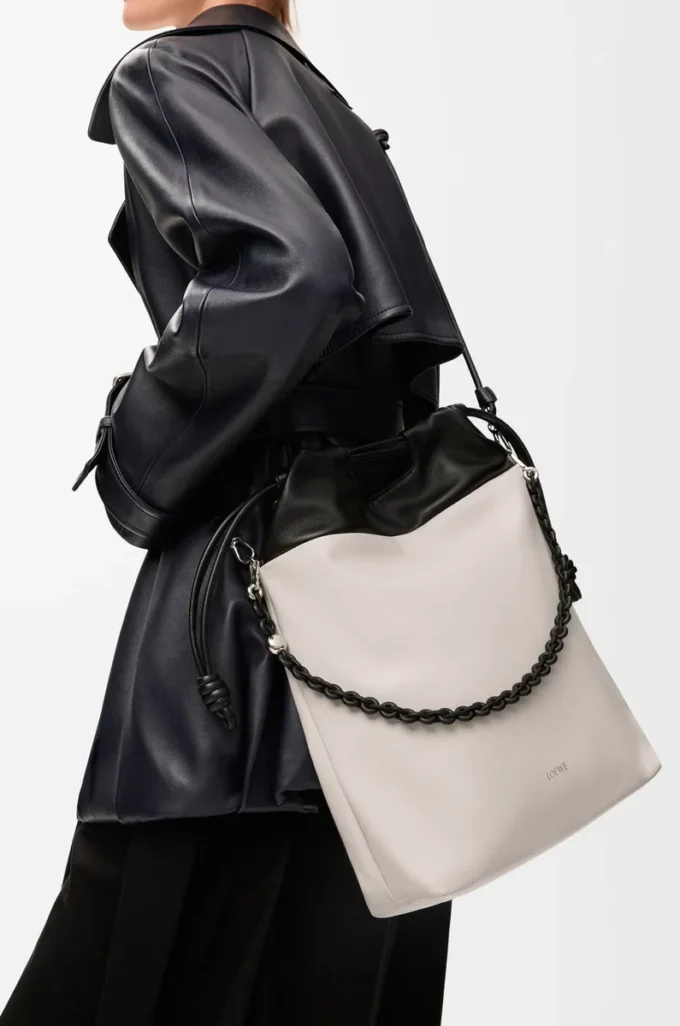 Borsa a mano Flamenco in morbida pelle di agnello nappa Light Ghost/Black Borsa a mano Flamenco in morbida pelle di agnello nappa Light Ghost/Black