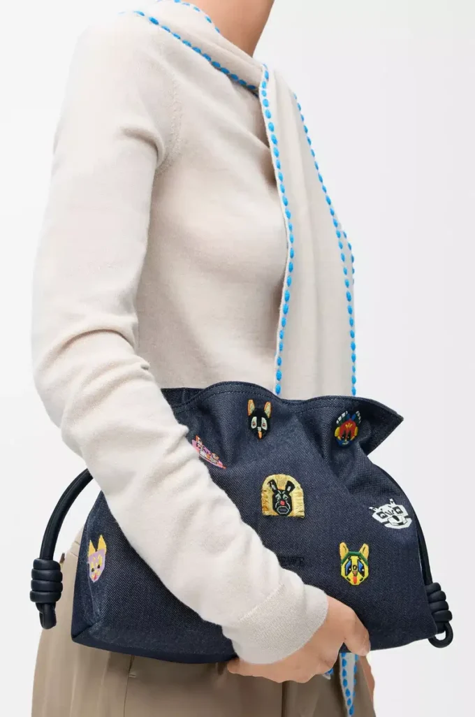 Borsa a mano Flamenco media Cats in denim ricamato Blu Borsa a mano Flamenco media Cats in denim ricamato Blu