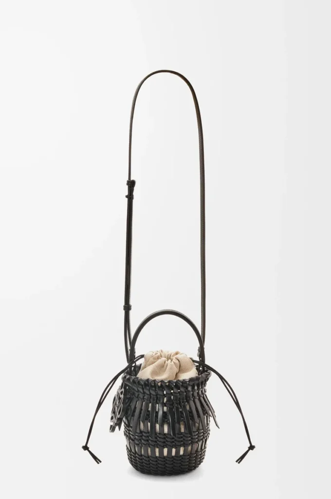 Borsa a secchiello con frange in pelle di vitello Nero