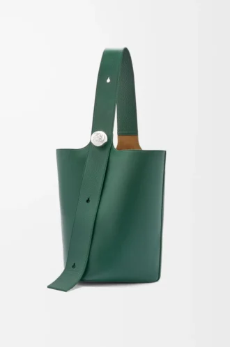 Borsa a secchiello Large Pebble in morbida pelle di vitello martellata Evergreen