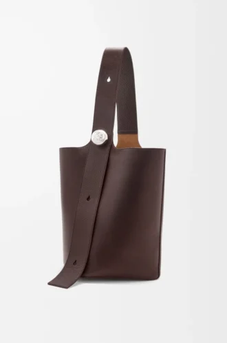 Borsa a secchiello Pebble grande in morbida pelle di vitello martellata Oxblood