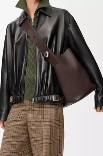 Borsa a secchiello Pebble grande in morbida pelle di vitello martellata Oxblood