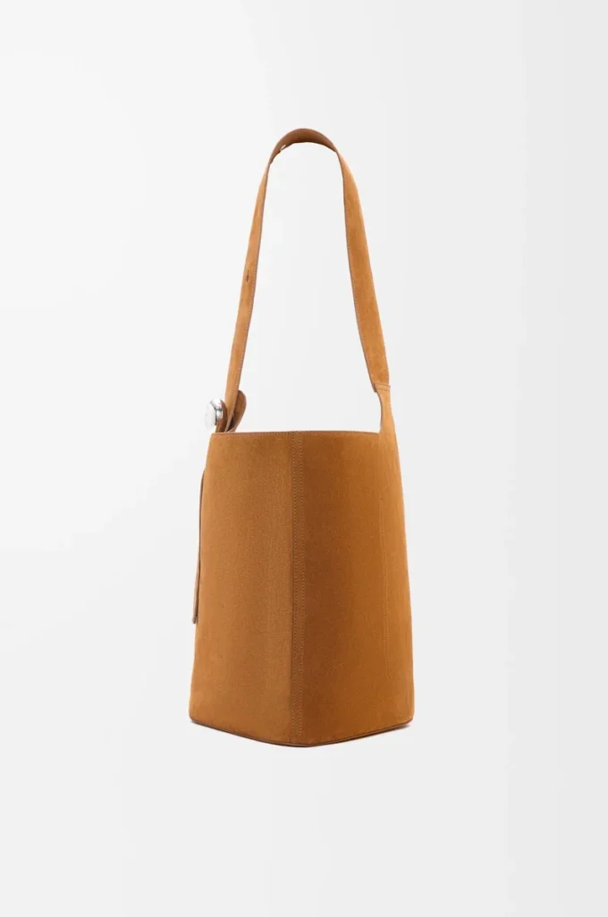 Borsa a secchiello Pebble grande in pelle scamosciata di vitello Tabacco Borsa a secchiello Pebble grande in pelle scamosciata di vitello Tabacco