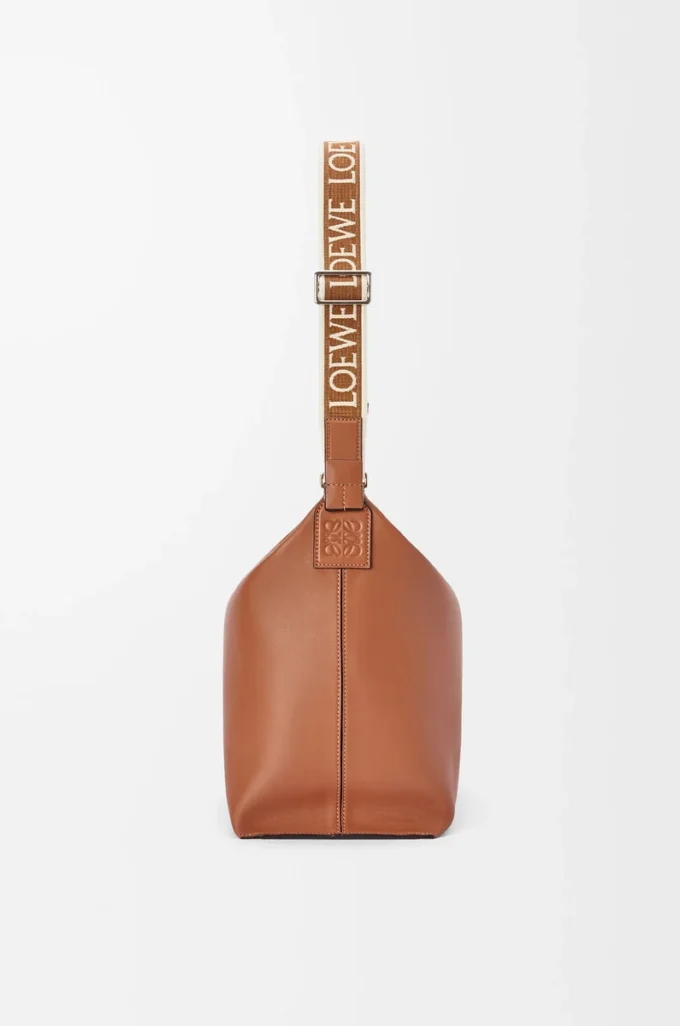 Borsa a tracolla Cubi in morbida pelle di vitello liscia e jacquard marrone chiaro