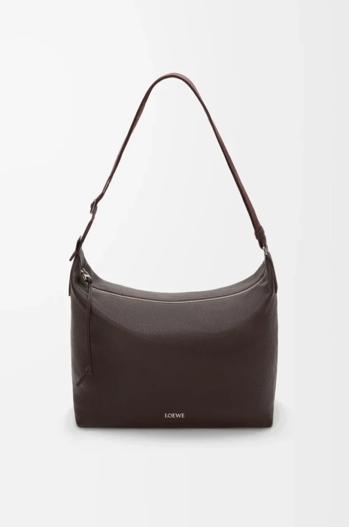 Borsa a tracolla Cubi in morbida pelle di vitello martellata color rosso sangue di bue