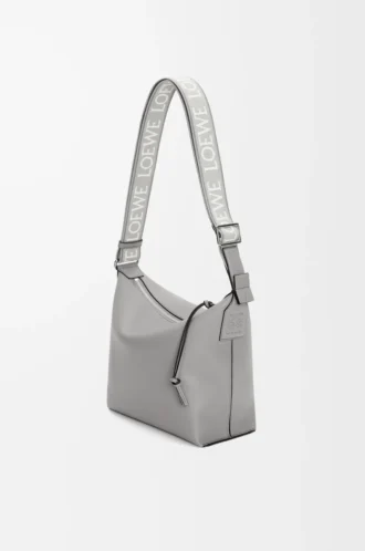 borsa a tracolla cubi piccola in morbida pelle di vitello liscia e jacquard grigio asfalto 1 330x498 - Borsa a tracolla Cubi piccola in morbida pelle di vitello liscia e jacquard grigio asfalto