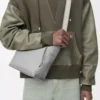Borsa a tracolla Cubi piccola in morbida pelle di vitello liscia e jacquard grigio asfalto