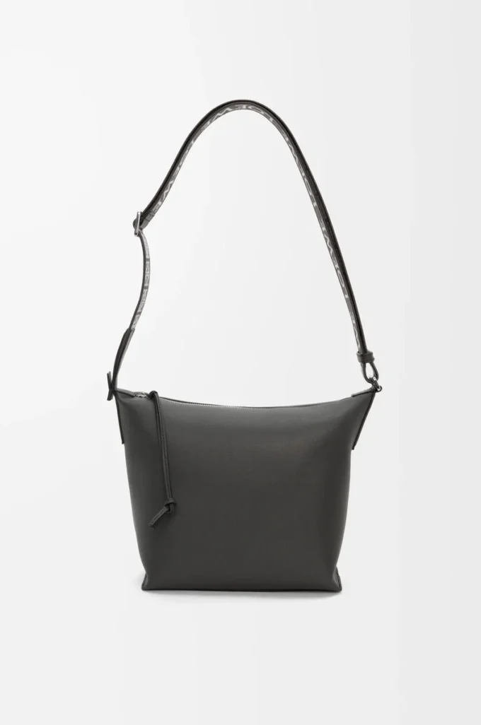 Borsa a tracolla Cubi piccola in morbida pelle di vitello liscia e jacquard grigio scuro Borsa a tracolla Cubi piccola in morbida pelle di vitello liscia e jacquard grigio scuro