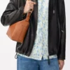 Borsa a tracolla Cubi piccola in morbida pelle di vitello liscia e jacquard Tan