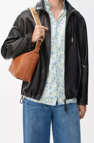 Borsa a tracolla Cubi piccola in morbida pelle di vitello liscia e jacquard Tan