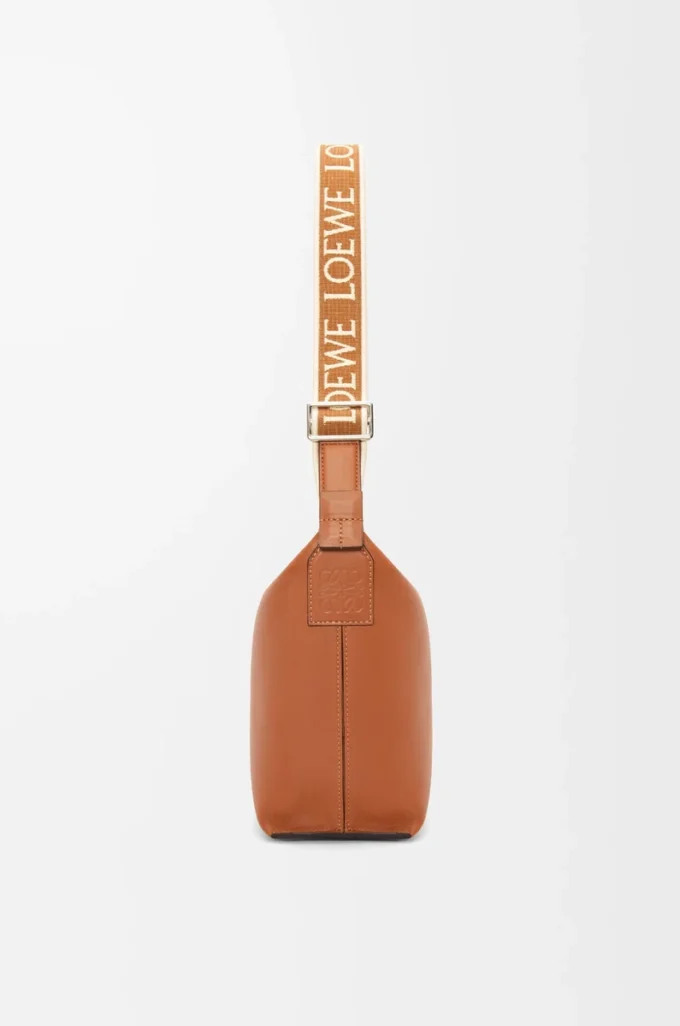 Borsa a tracolla Cubi piccola in morbida pelle di vitello liscia e jacquard Tan