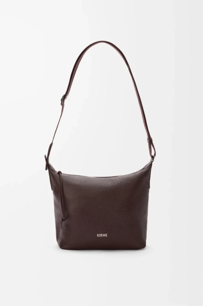 Borsa a tracolla Cubi piccola in morbida pelle di vitello martellata color oxblood