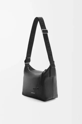 Borsa a tracolla Cubi piccola in morbida pelle di vitello martellata Nero