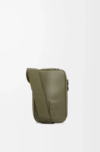 Borsa a tracolla verticale in pelle di vitello satinata verde kaki
