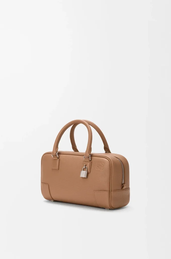 Borsa Amazona 23 in morbida pelle di vitello martellata color moka Borsa Amazona 23 in morbida pelle di vitello martellata color moka