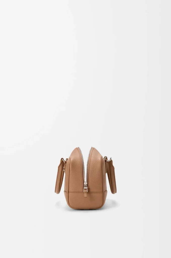 Borsa Amazona 23 in morbida pelle di vitello martellata color moka Borsa Amazona 23 in morbida pelle di vitello martellata color moka
