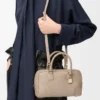 Borsa Amazona 23 in morbida pelle di vitello martellata Sand Borsa Amazona 23 in morbida pelle di vitello martellata Sand