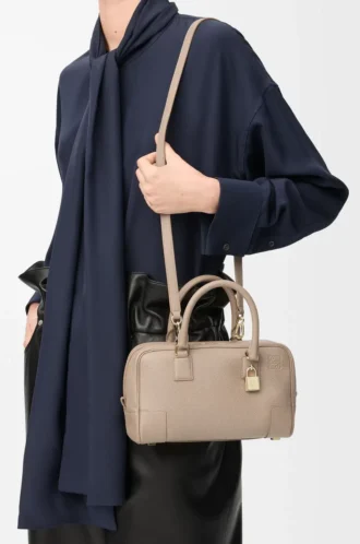 Borsa Amazona 23 in morbida pelle di vitello martellata Sand