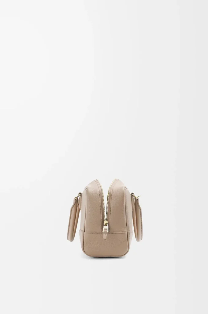 Borsa Amazona 23 in morbida pelle di vitello martellata Sand Borsa Amazona 23 in morbida pelle di vitello martellata Sand