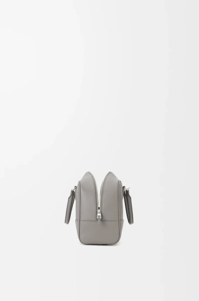Borsa Amazona 28 in morbida pelle di vitello martellata grigio perla