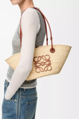 Borsa Anagram Basket piccola in palma iraca e pelle di vitello Naturale/Tan