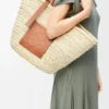 Borsa Classic Basket grande in foglie di palma e pelle di vitello Naturale/Tan Borsa Classic Basket grande in foglie di palma e pelle di vitello Naturale/Tan