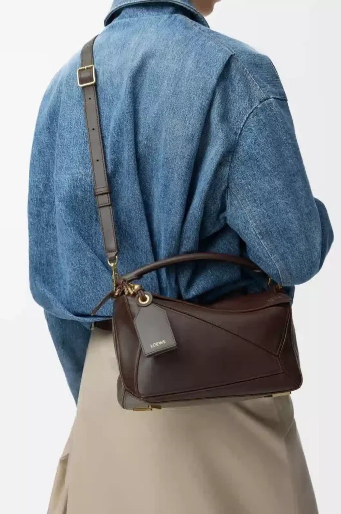 Borsa Featherlight Puzzle piccola in pelle di agnello nappa Dark Chestnut Borsa Featherlight Puzzle piccola in pelle di agnello nappa Dark Chestnut