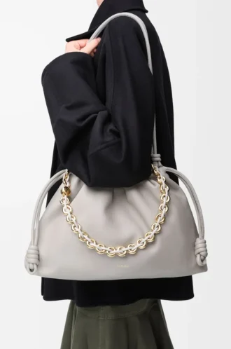 Borsa Flamenco grande in morbida pelle di agnello nappa grigio conchiglia