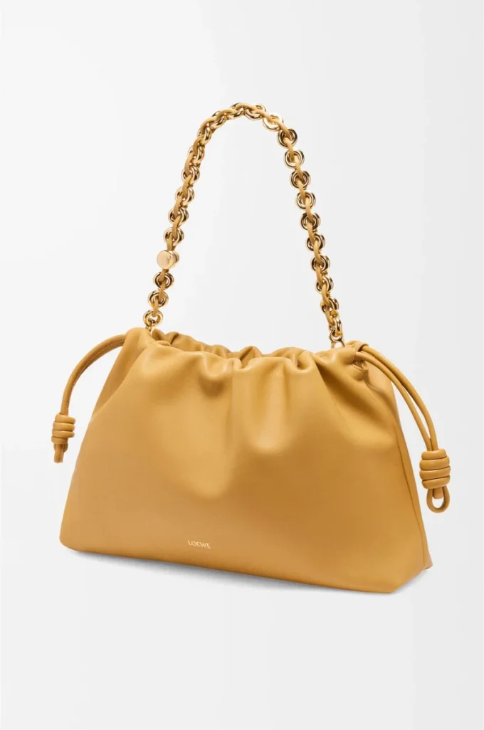 Borsa Flamenco grande in morbida pelle di agnello nappa Sahara Borsa Flamenco grande in morbida pelle di agnello nappa Sahara