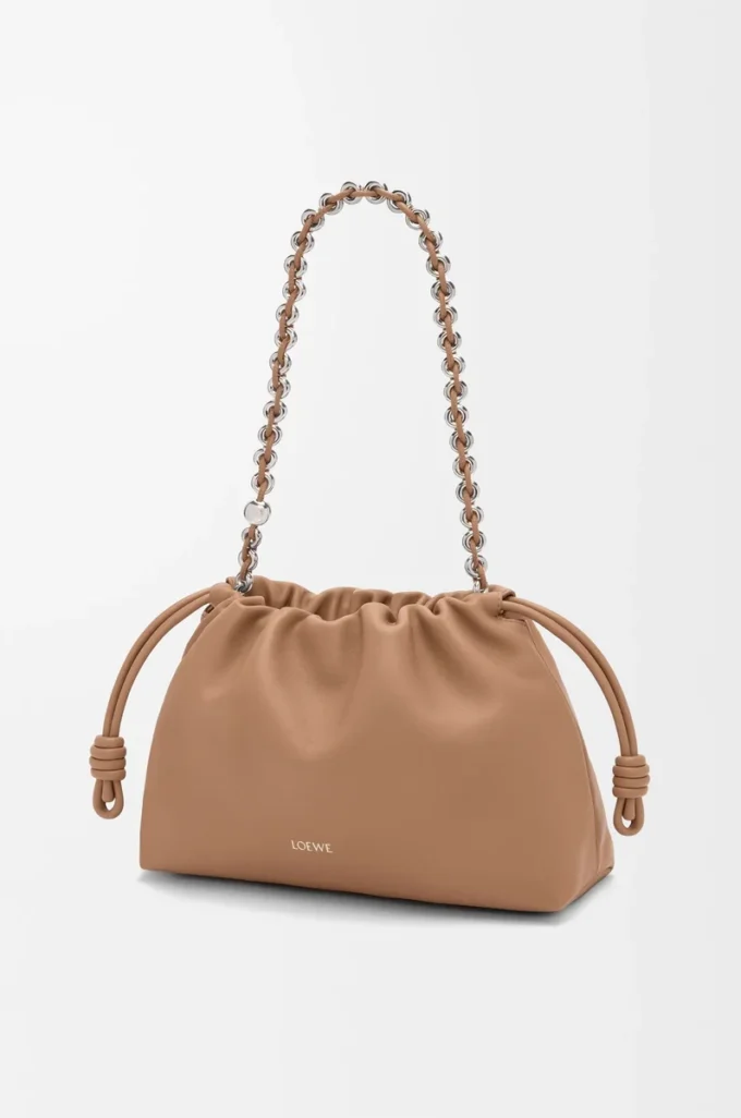 Borsa Flamenco media in morbida pelle di agnello nappa color moka Borsa Flamenco media in morbida pelle di agnello nappa color moka