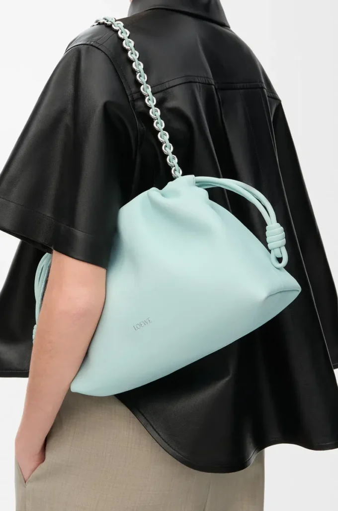 Borsa Flamenco media in morbida pelle di agnello nappa Frozen