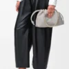 Borsa Flamenco media in morbida pelle di agnello nappa grigio conchiglia