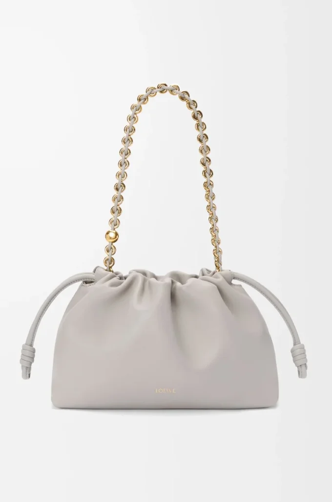 Borsa Flamenco media in morbida pelle di agnello nappa grigio conchiglia