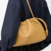 Borsa Flamenco media in morbida pelle di agnello nappa Sahara Borsa Flamenco media in morbida pelle di agnello nappa Sahara