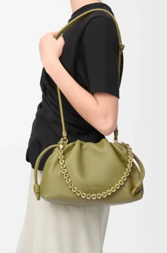 Borsa Flamenco media in morbida pelle di agnello nappa verde muschio chiaro